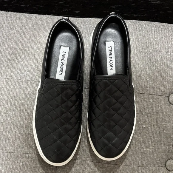 Steve Madden Black Quilted slip on sneakers 9 - Picture 5 of 5